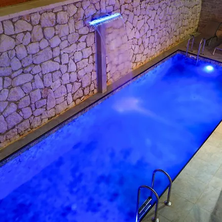 Hotel apartamentowy Damira 3*